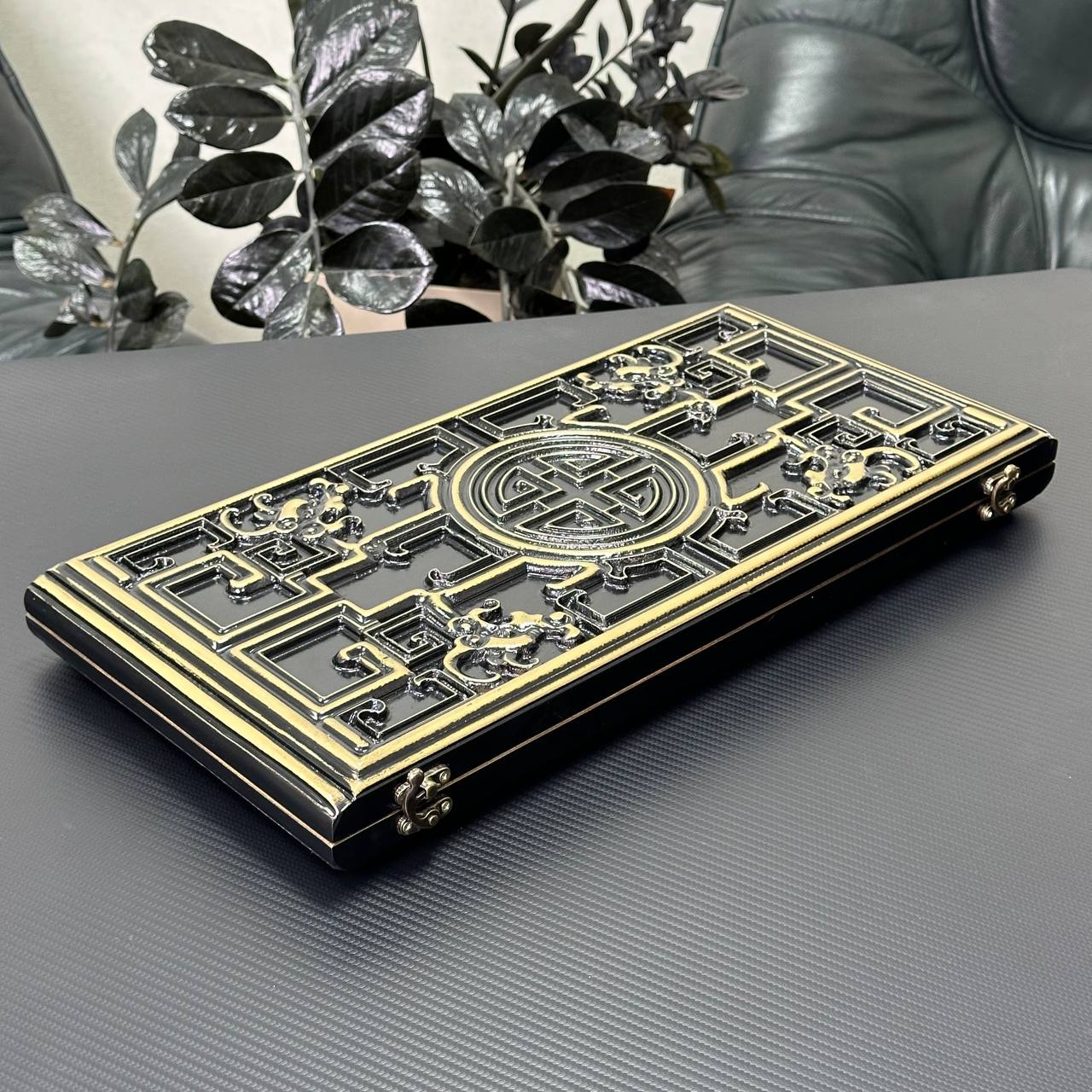 Classic Wooden Backgammon – Elegant Carving &amp; Timeless Design
