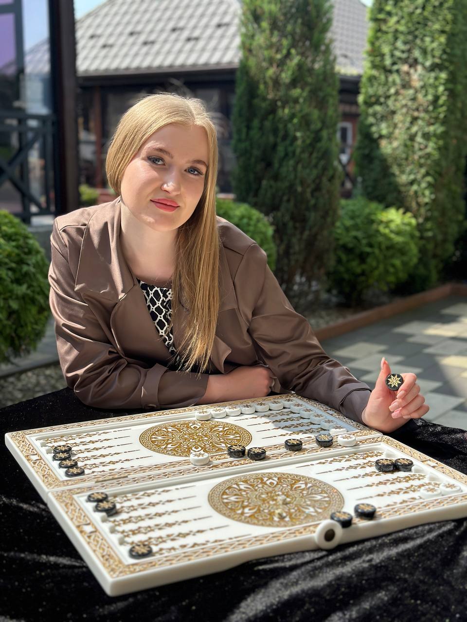 Exclusive White Acrylic Stone Backgammon with Ornamental Detail – Gift of a Lifetime, 58*28*5cm