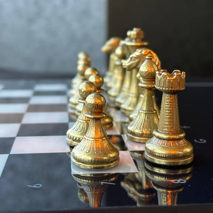 Plateau de jeu élégant 3 en 1 en verre : échecs, backgammon en verre et dames. Prêt à offrir. Personnalisé