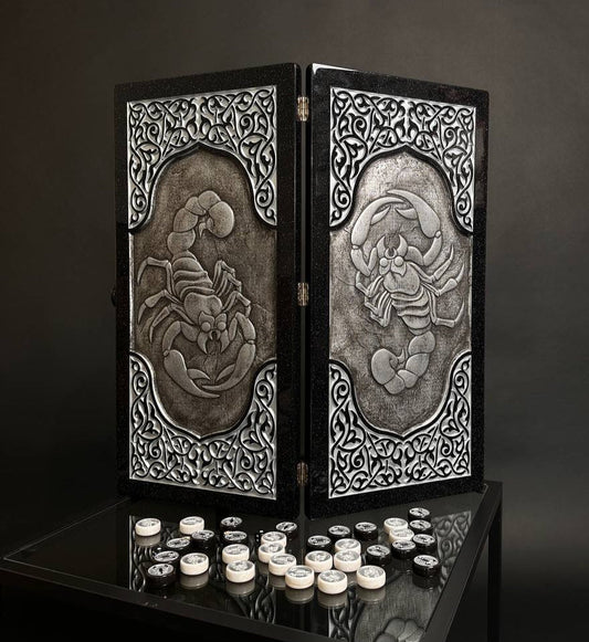 Luxus-Backgammon aus schwarzem Acrylstein „Skorpion“ – 58×28 cm | Art. 190640 