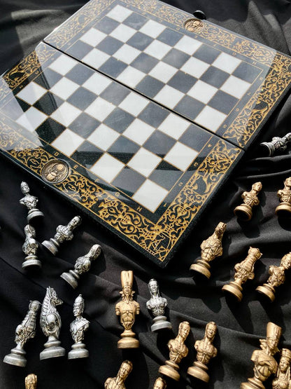 Hochwertiges Schachspiel aus schwarzem Acrylstein mit geschnitzten Rändern – inklusive Figuren | Kostenlose Lieferung weltweit | Geschenkfertig