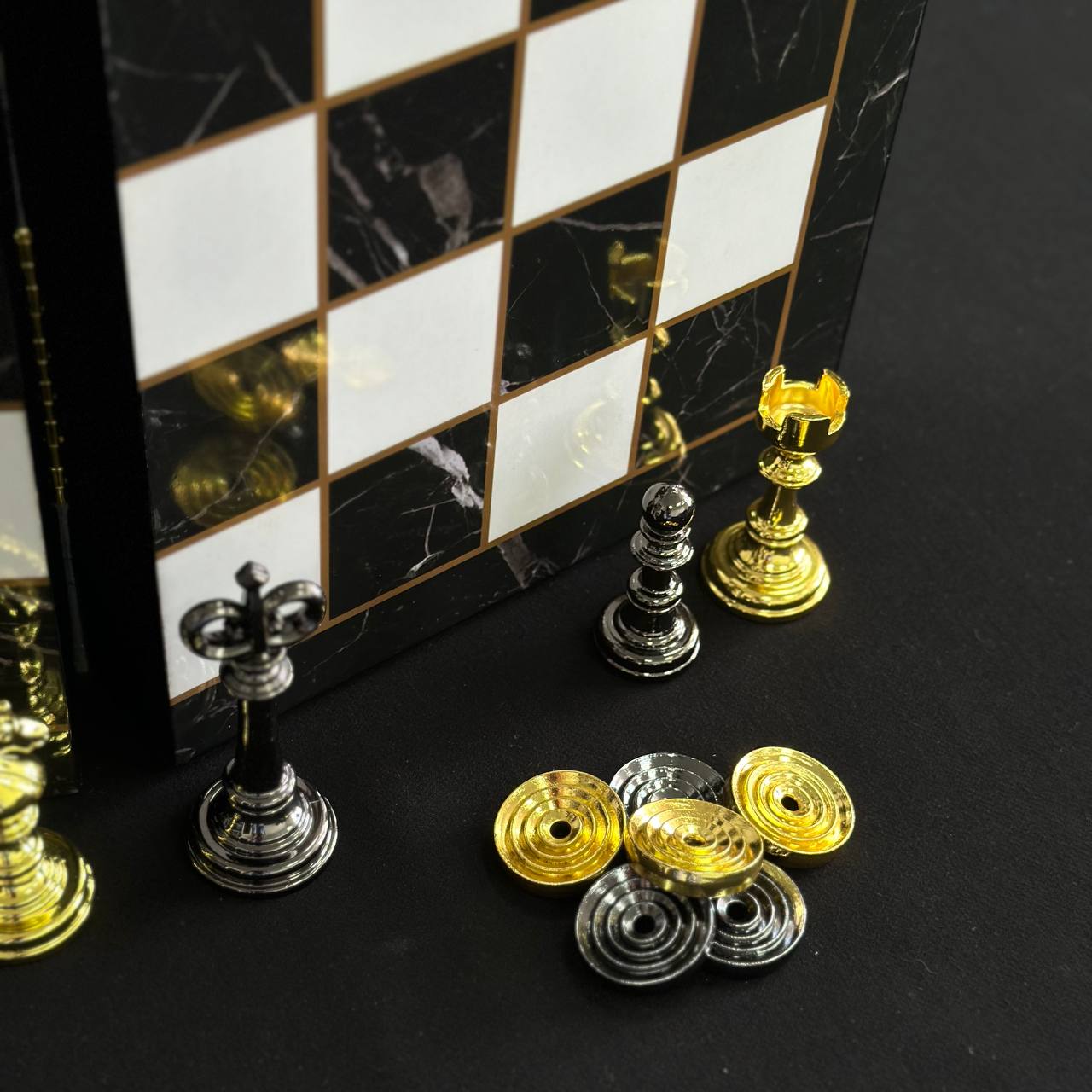 Jeu d'échecs imitation marbre (39 x 19 cm), jeu d'échecs en bois. Prêt à offrir. Réf. 198026