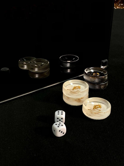 Backgammon-Set aus Glas „Drache“, 61 x 27 cm. Personalisierung. Als Geschenk geeignet.