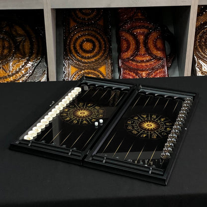 Backgammon-Set aus Glas „Drache“, 61 x 27 cm. Personalisierung. Als Geschenk geeignet.