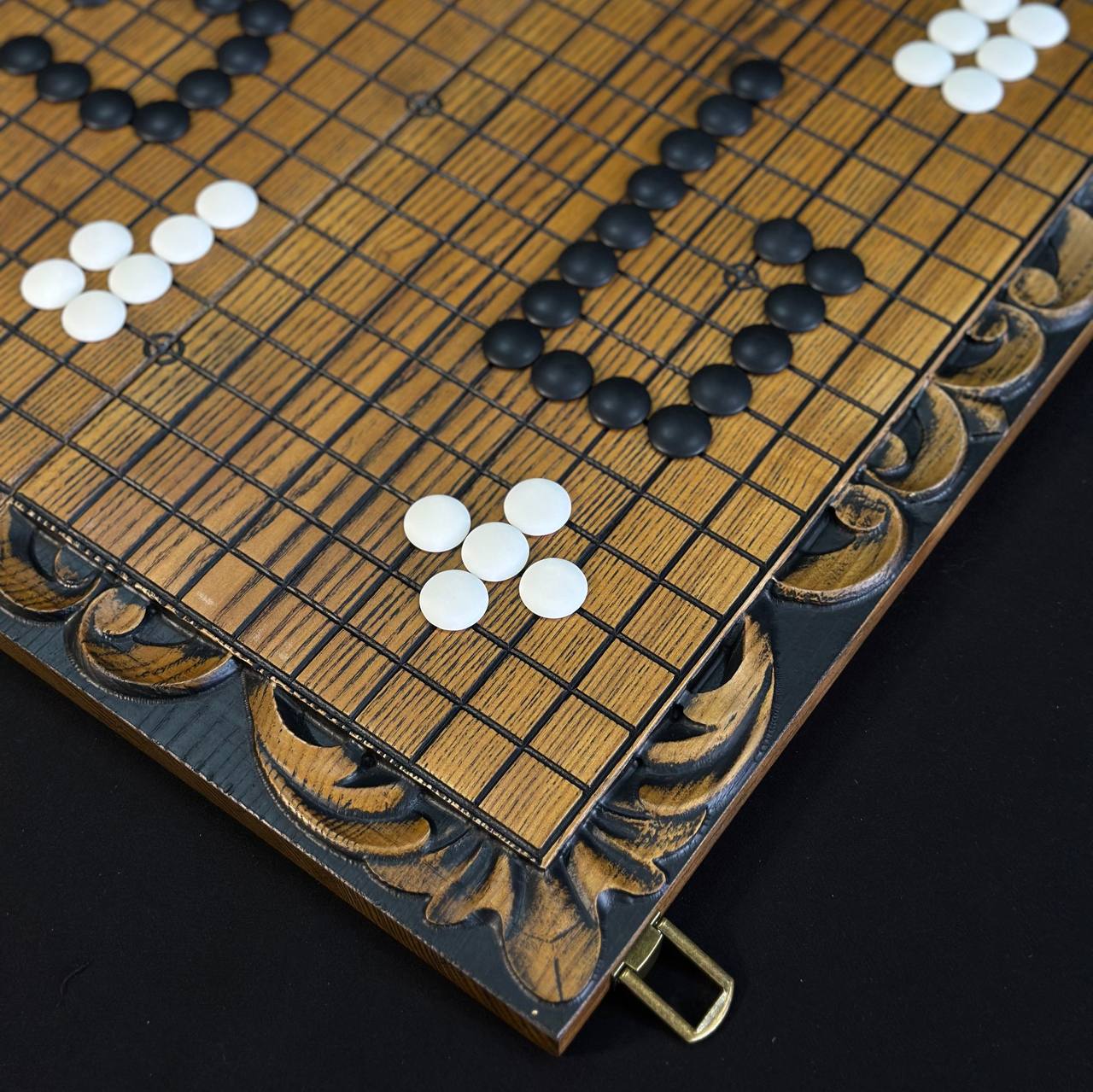 Go-Spielbrett Handarbeit (altes chinesisches Strategiespiel), Ungewöhnliches Brettspiel. Geschenkfertig