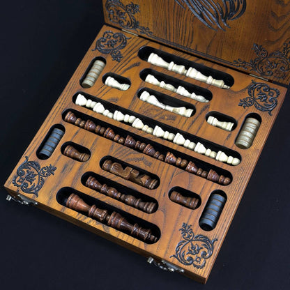 Jeu d'échecs et de dames en bois sculpté à la main, 33 x 33 cm. Personnalisé et prêt à offrir