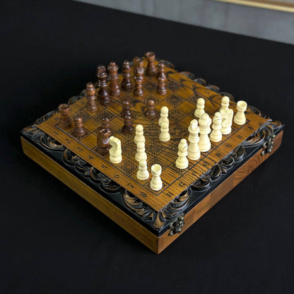 Jeu d'échecs et de dames en bois sculpté à la main, 33 x 33 cm. Personnalisé et prêt à offrir