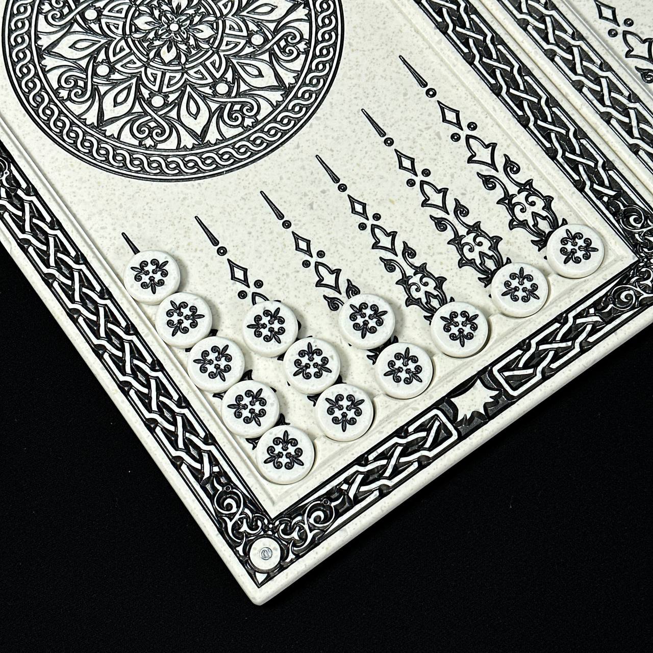 Luxuriöses Schachspiel aus weißem Acrylstein, 47 x 23,5 cm, Geschenkfertig, exklusives Angebot