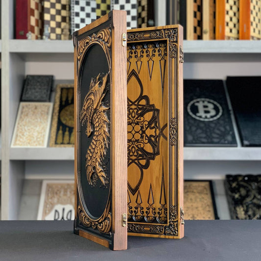 Exklusives Holz-Backgammon „Drache“. Individualisierbar und als Geschenk geeignet