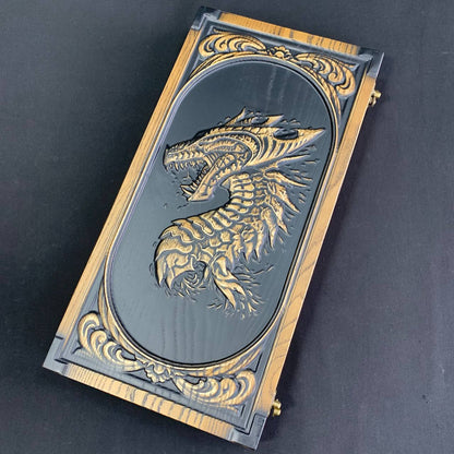 Exklusives Holz-Backgammon „Drache“. Individualisierbar und als Geschenk geeignet