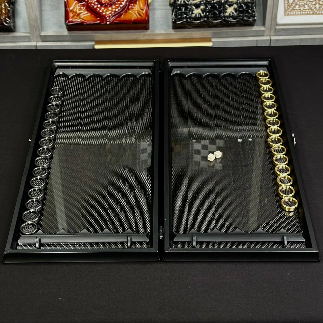Exklusives Carbon Backgammon Set auf Aluminiumbasis, 61*26,5cm, Geschenkfertig