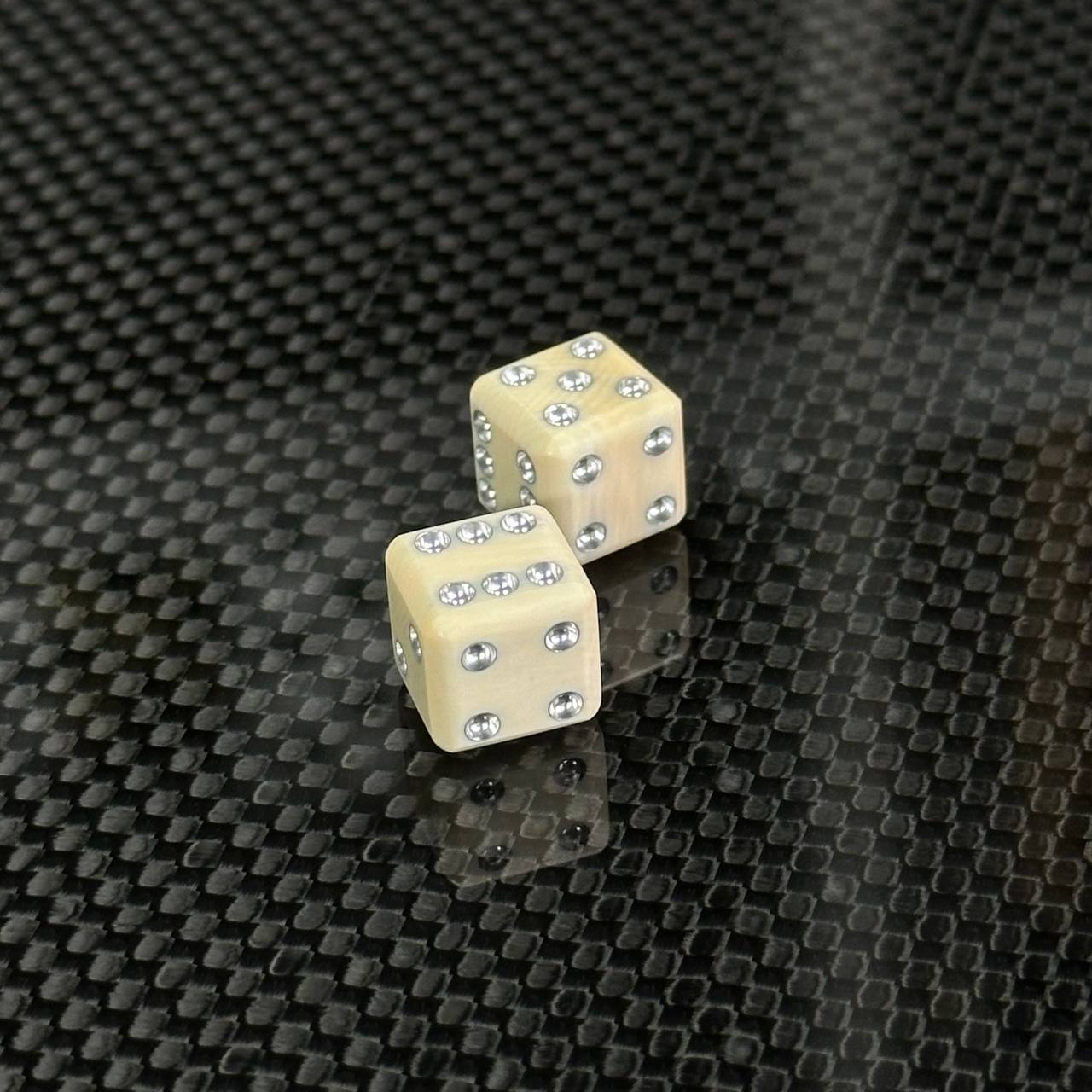 Exklusives Carbon Backgammon Set auf Aluminiumbasis, 61*26,5cm, Geschenkfertig