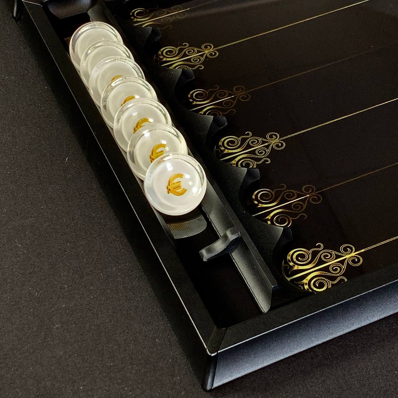 Exquisites Glas-Backgammon-Set "Dollar", 61×27 cm, Art. 250003, Individualisierung möglich. Geschenkfertig
