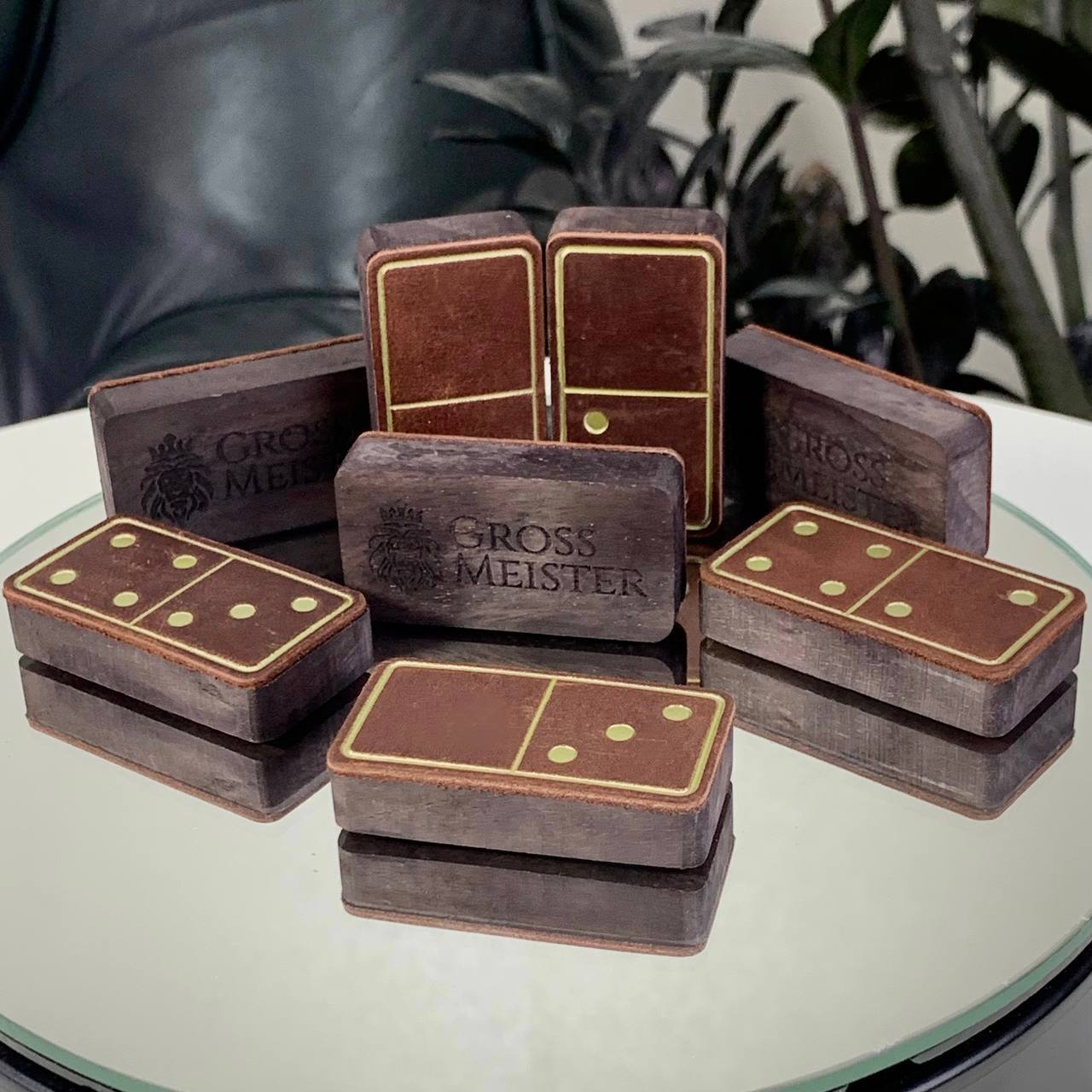 Luxuriöses Domino-Set aus Holz und elegantem Leder, 52*27*12mm braune Dominosteine, Geschenkfertig