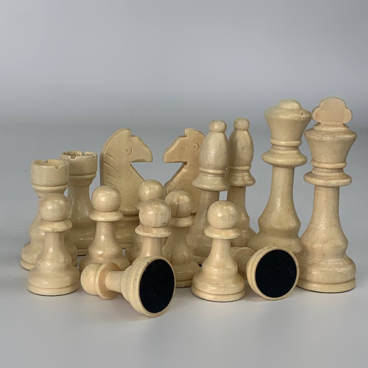 Jeu d'échecs de taille moyenne, Roi de 9,0 cm. Accessoires de plateau de jeu en bois
