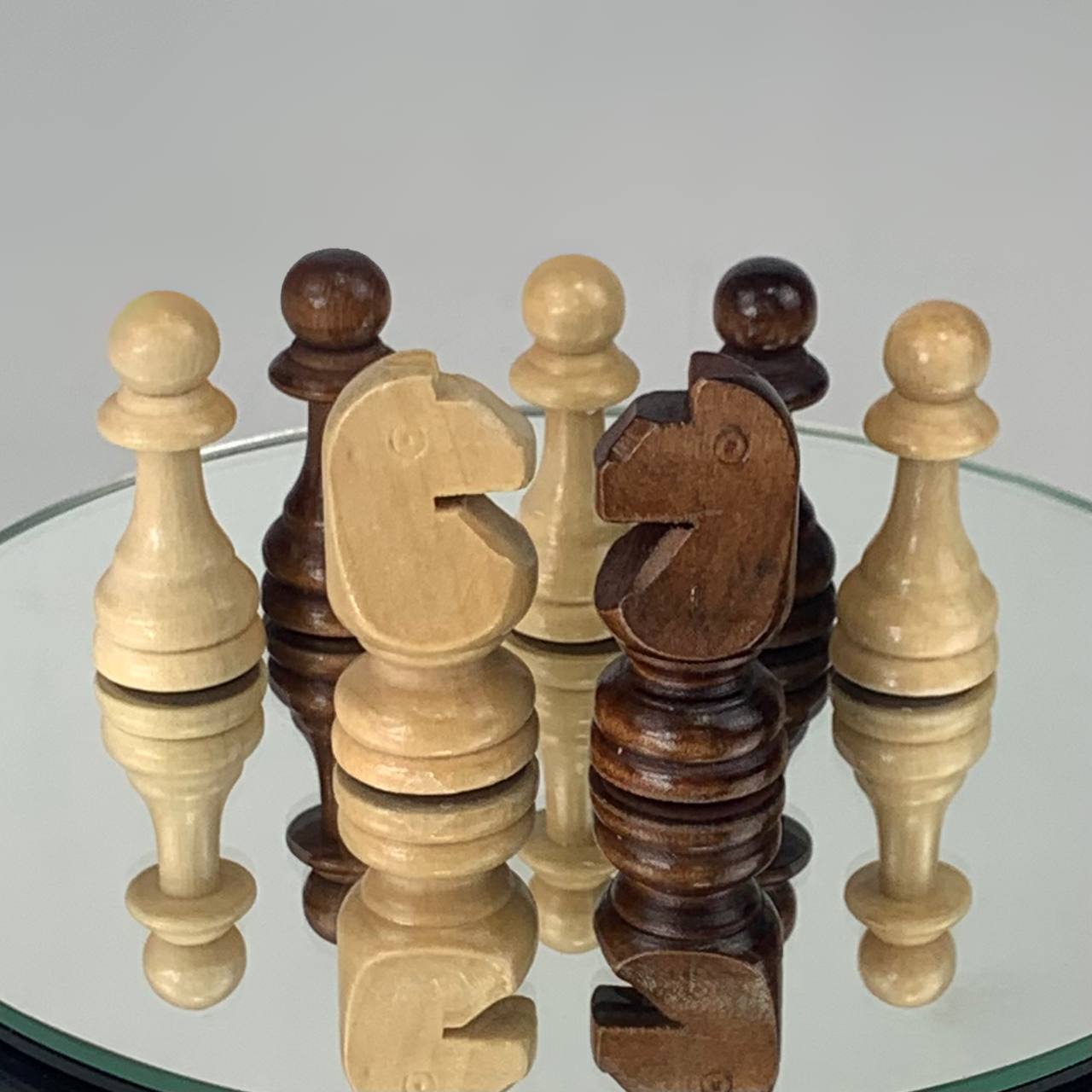 Großes Schachfiguren-Set, König 10,5 cm. Spielbrett-Zubehör aus Holz.