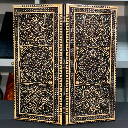 Plateau de backgammon en bois – Un mélange exquis d'art et de fonctionnalité, prêt à offrir