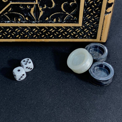 Plateau de backgammon en bois – Un mélange exquis d'art et de fonctionnalité, prêt à offrir