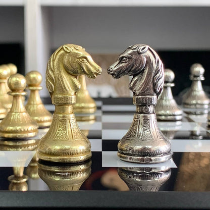Plateau de jeu élégant 3 en 1 en verre : échecs, backgammon en verre et dames. Prêt à offrir. Personnalisé