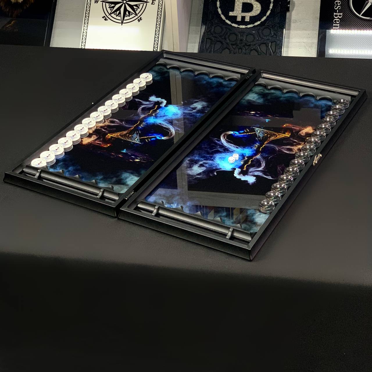 Jeu de backgammon en verre 61*27*5cm, personnalisé et prêt à offrir. Design unique.