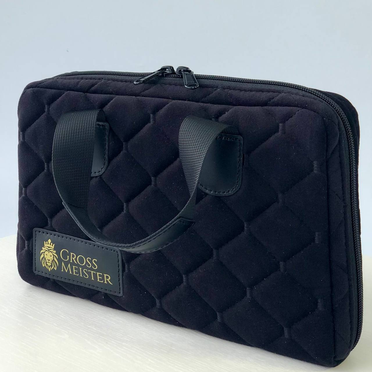Housse de rangement en alcantara pour Stone Domino 26*16cm. Doux et confortable.