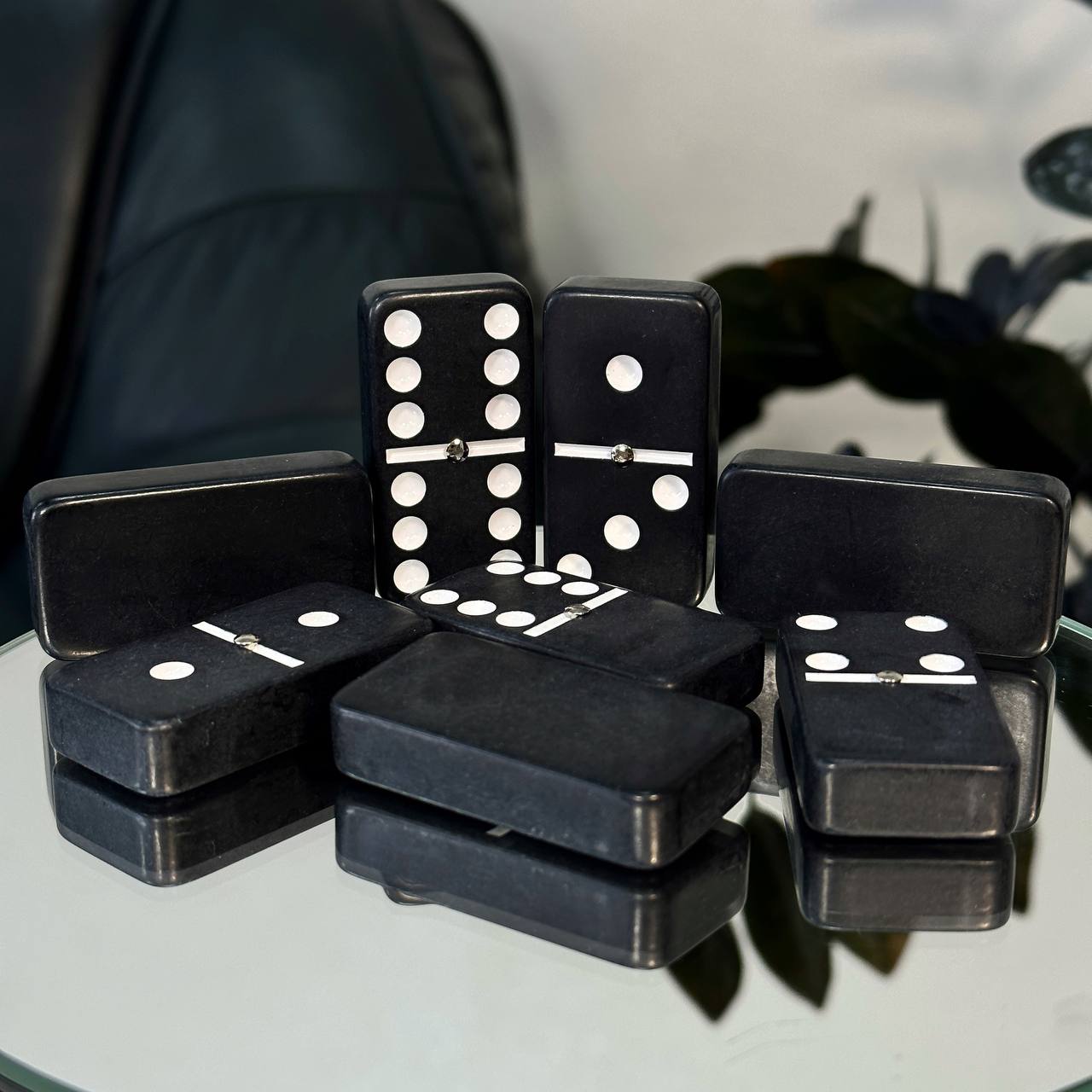 Jeu de dominos noirs 53 x 24 mm dans une boîte de rangement, qualité supérieure, prêt à offrir