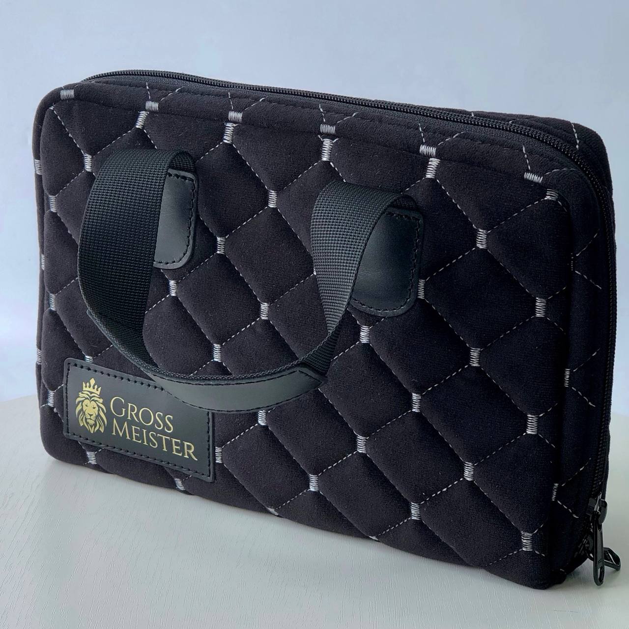 Housse de rangement en alcantara pour Stone Domino 26*16cm. Doux et confortable.
