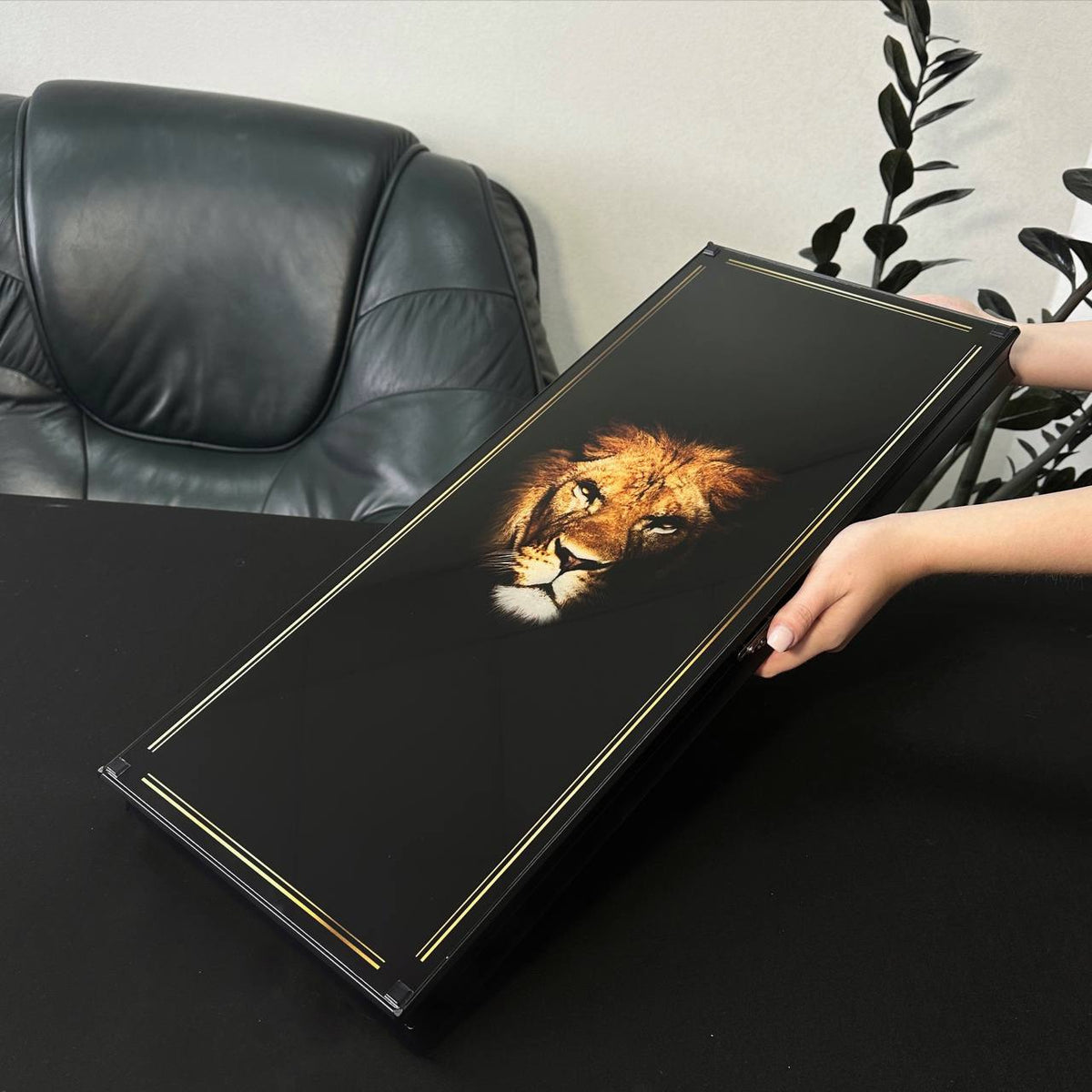 Golden Lion Glass Backgammon Set – Large 24”