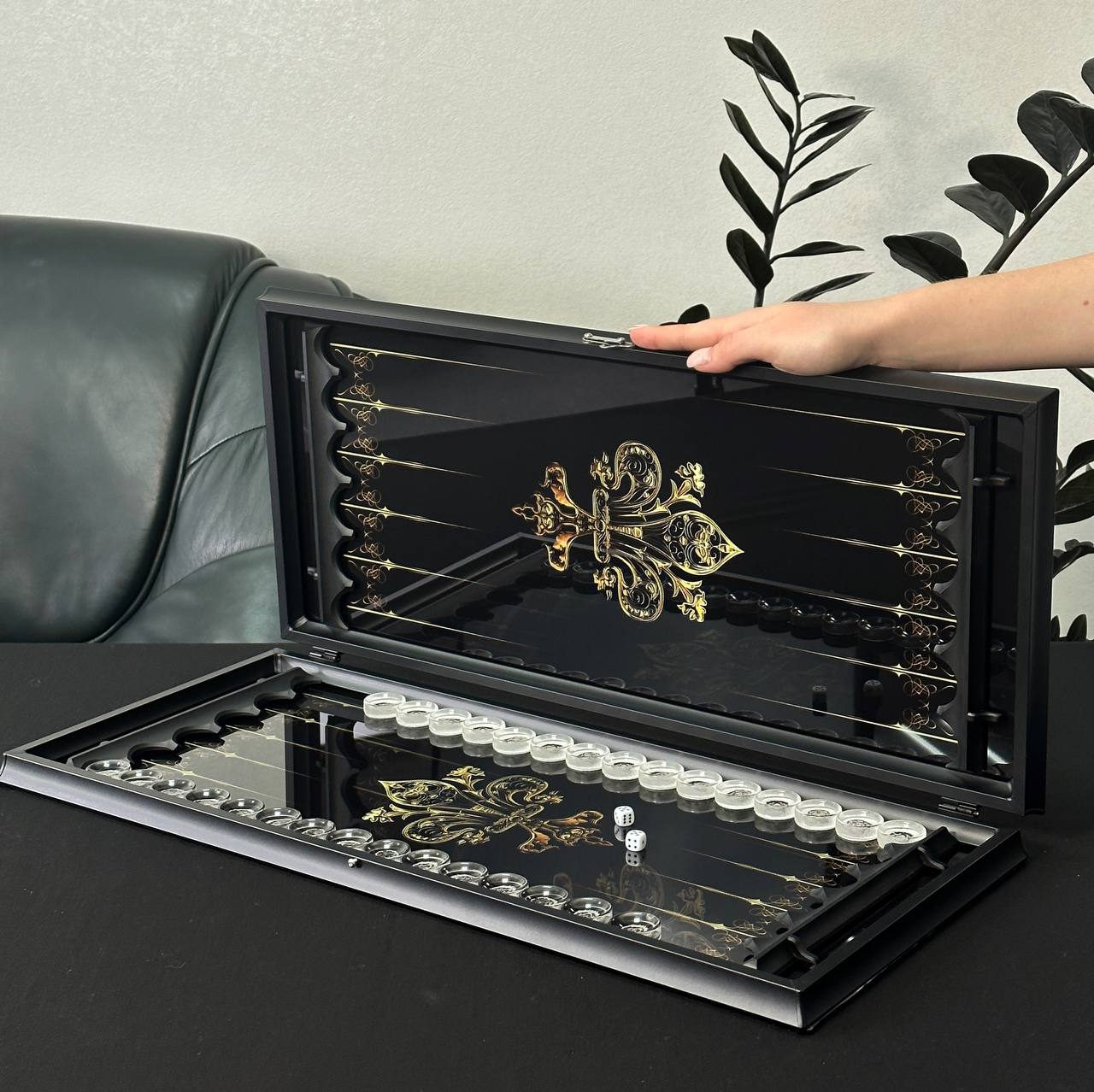 Golden Lion Glass Backgammon Set – Large 24”