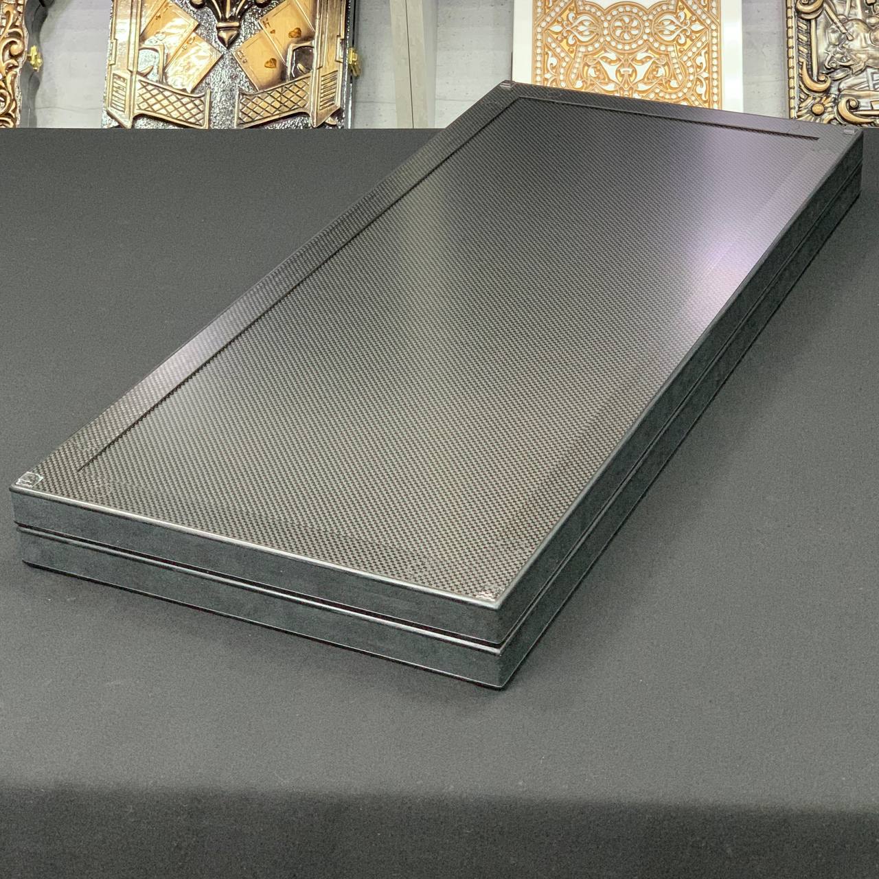 Luxuriöses VIP Carbon Backgammon Set auf Aluminium Carbon Basis, 61*26,5cm, Geschenkfertig