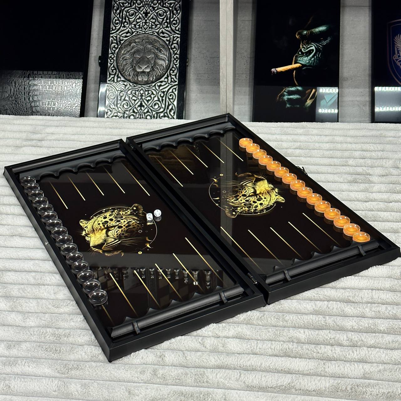 Glas-Backgammon-Set Leopard, 61 x 27 cm. Personalisierung. Als Geschenk geeignet.