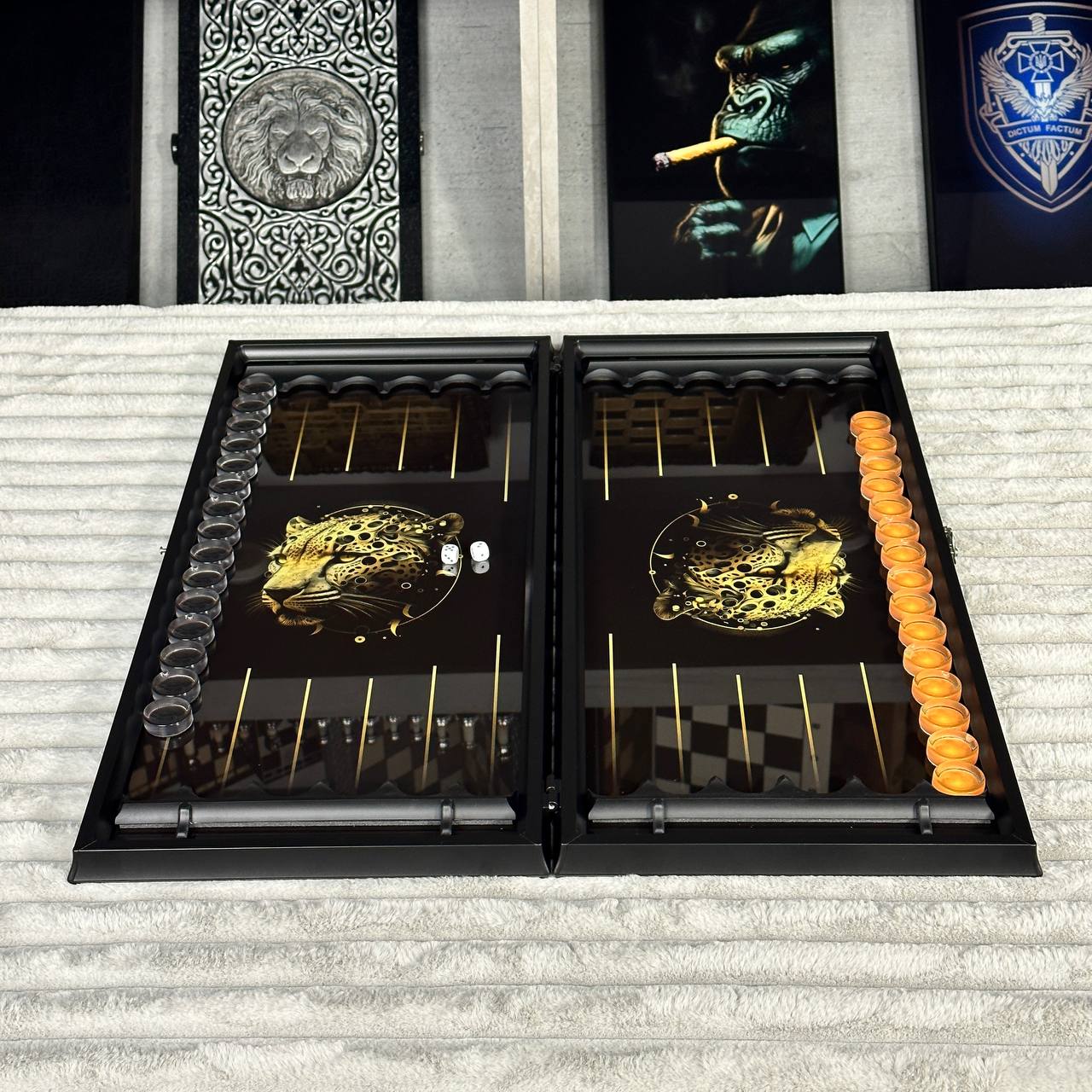 Glas-Backgammon-Set Leopard, 61 x 27 cm. Personalisierung. Als Geschenk geeignet.