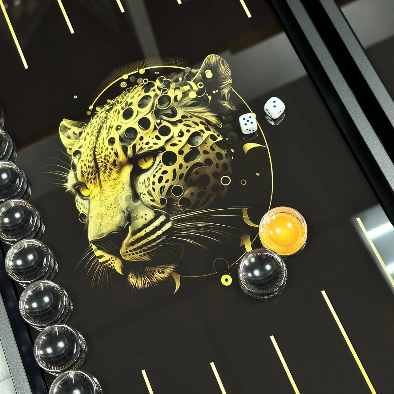 Glas-Backgammon-Set Leopard, 61 x 27 cm. Personalisierung. Als Geschenk geeignet.