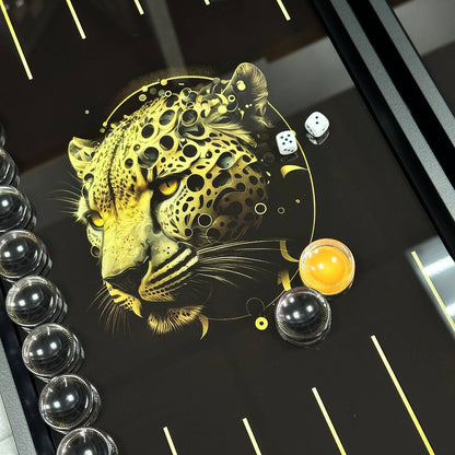 Glas-Backgammon-Set Leopard, 61 x 27 cm. Personalisierung. Als Geschenk geeignet.