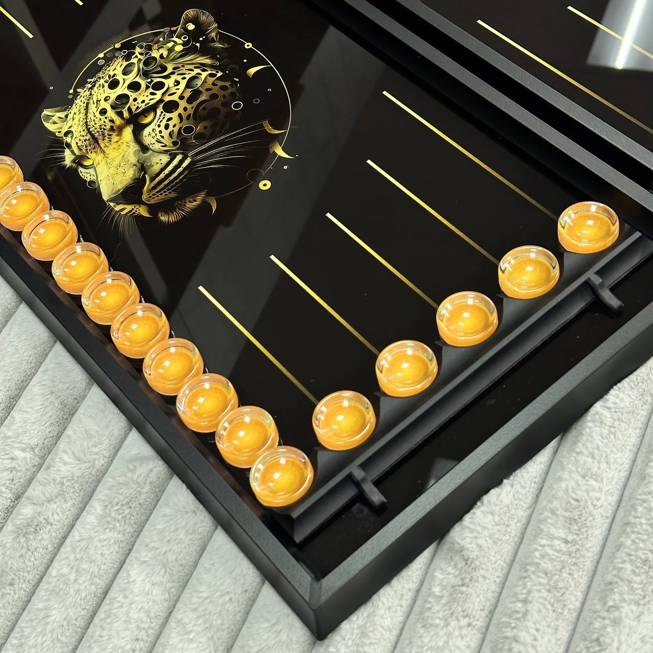 Glas-Backgammon-Set Leopard, 61 x 27 cm. Personalisierung. Als Geschenk geeignet.
