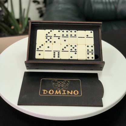 Elegantes Acryl-Domino-Set in Holzbox | Karton, 53 x 27 x 12 mm Dominogröße. Geschenkfertig