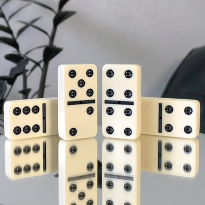 Elegantes Acryl-Domino-Set in Holzbox | Karton, 53 x 27 x 12 mm Dominogröße. Geschenkfertig