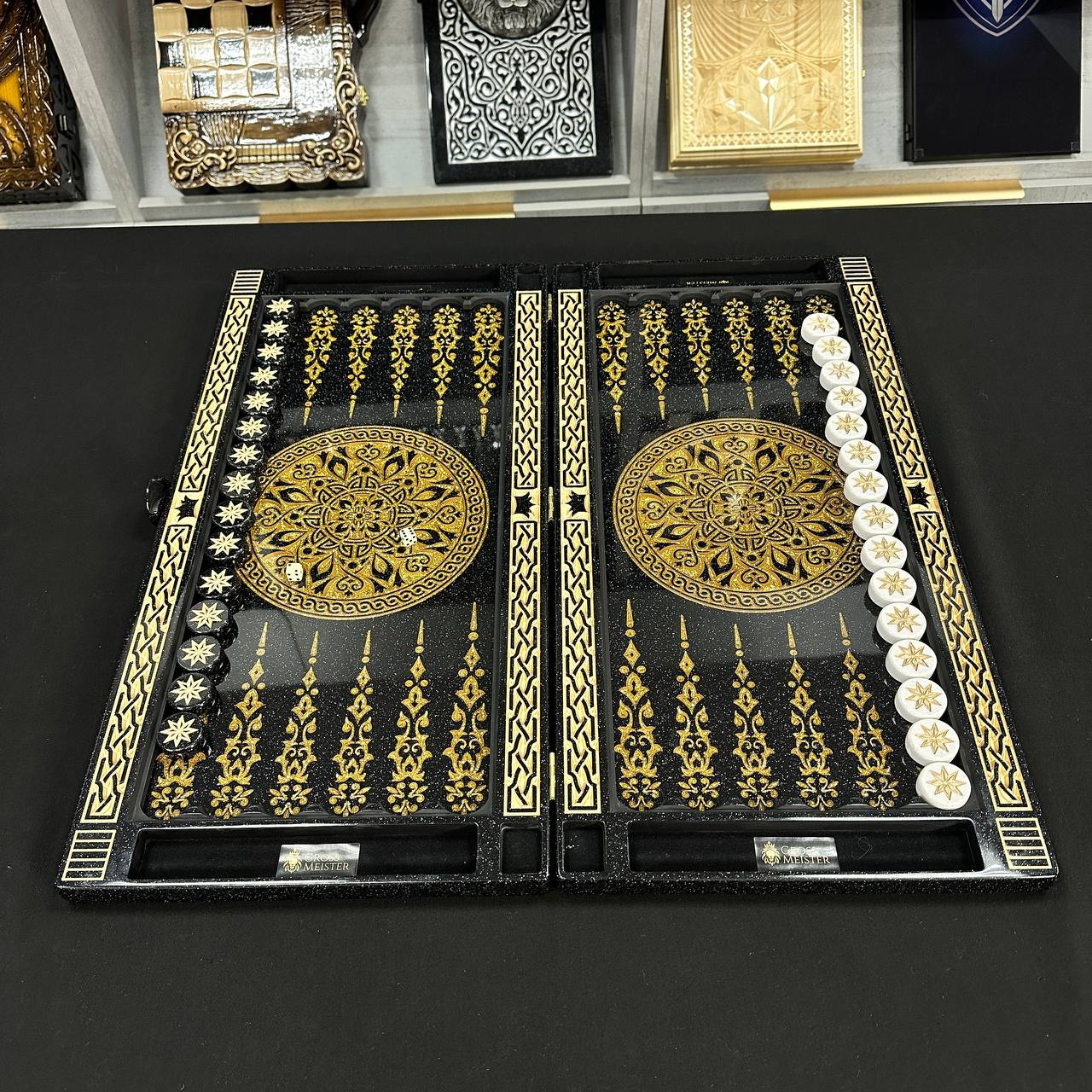 Backgammon de luxe en pierre acrylique noir et or 58×28cm, plateau en pierre Prêt à offrir
