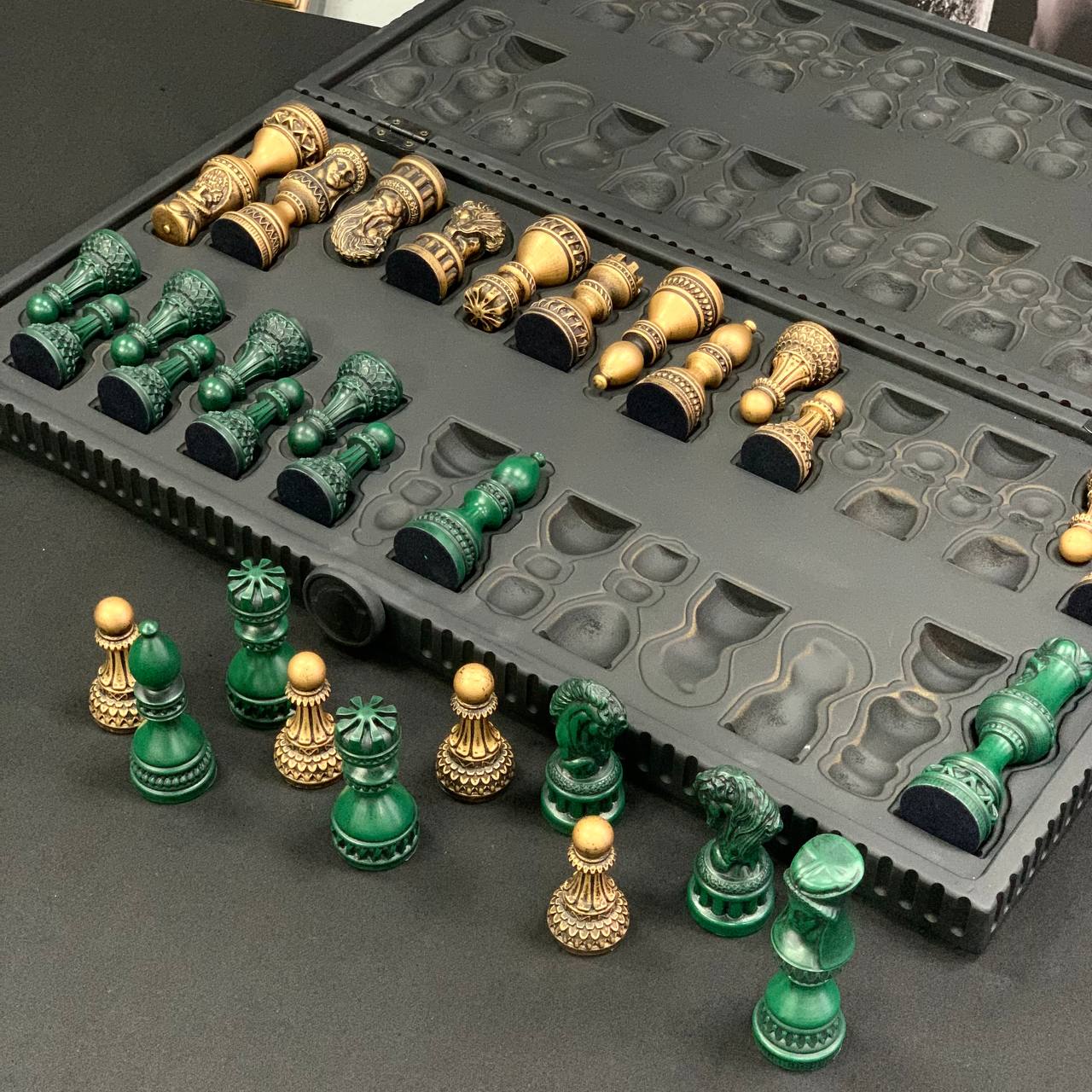 Hochwertiges Schachspiel aus Acryl (nur Figuren) mit Aufbewahrungsbox – Kostenlose Lieferung weltweit | Geschenkfertig