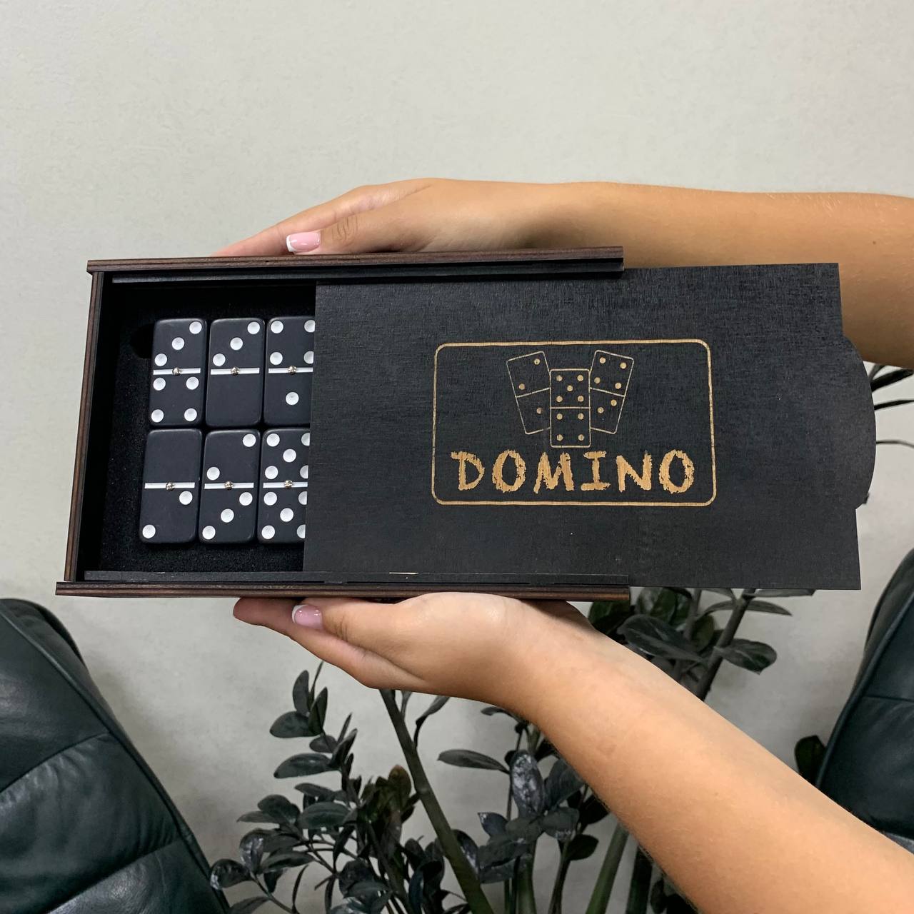 Jeu de dominos noirs 53 x 24 mm dans une boîte de rangement, qualité supérieure, prêt à offrir