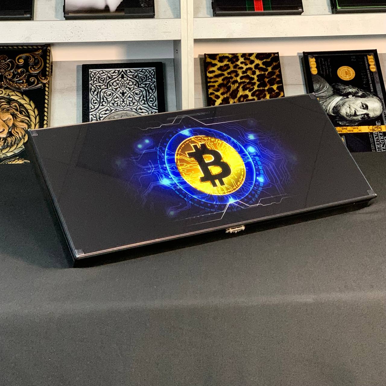 Plateau de backgammon en verre "Blue Bitcoin" 61*27cm, jeu de société de luxe prêt à offrir