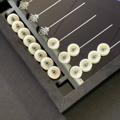 Luxuriöses handgefertigtes Backgammon-Set aus Metall und Carbon 60*30cm, Geschenkfertig VIP