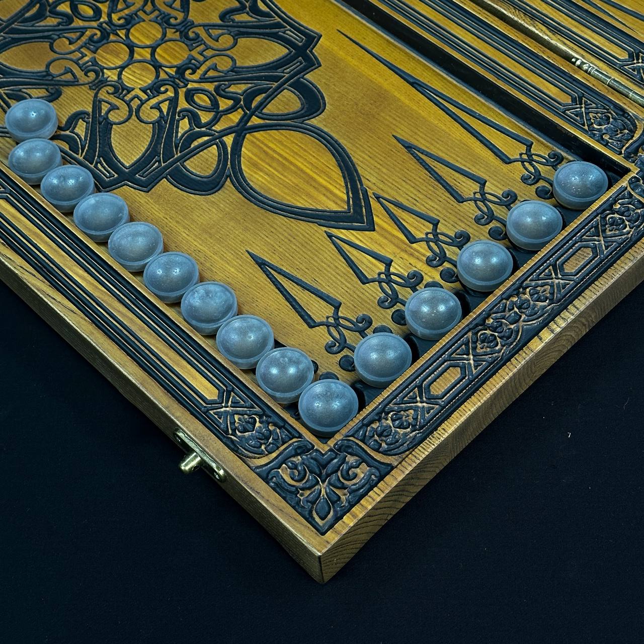 Exklusives Holz-Backgammon "Vigro Zodiac". Individualisierbar und verschenkfertig