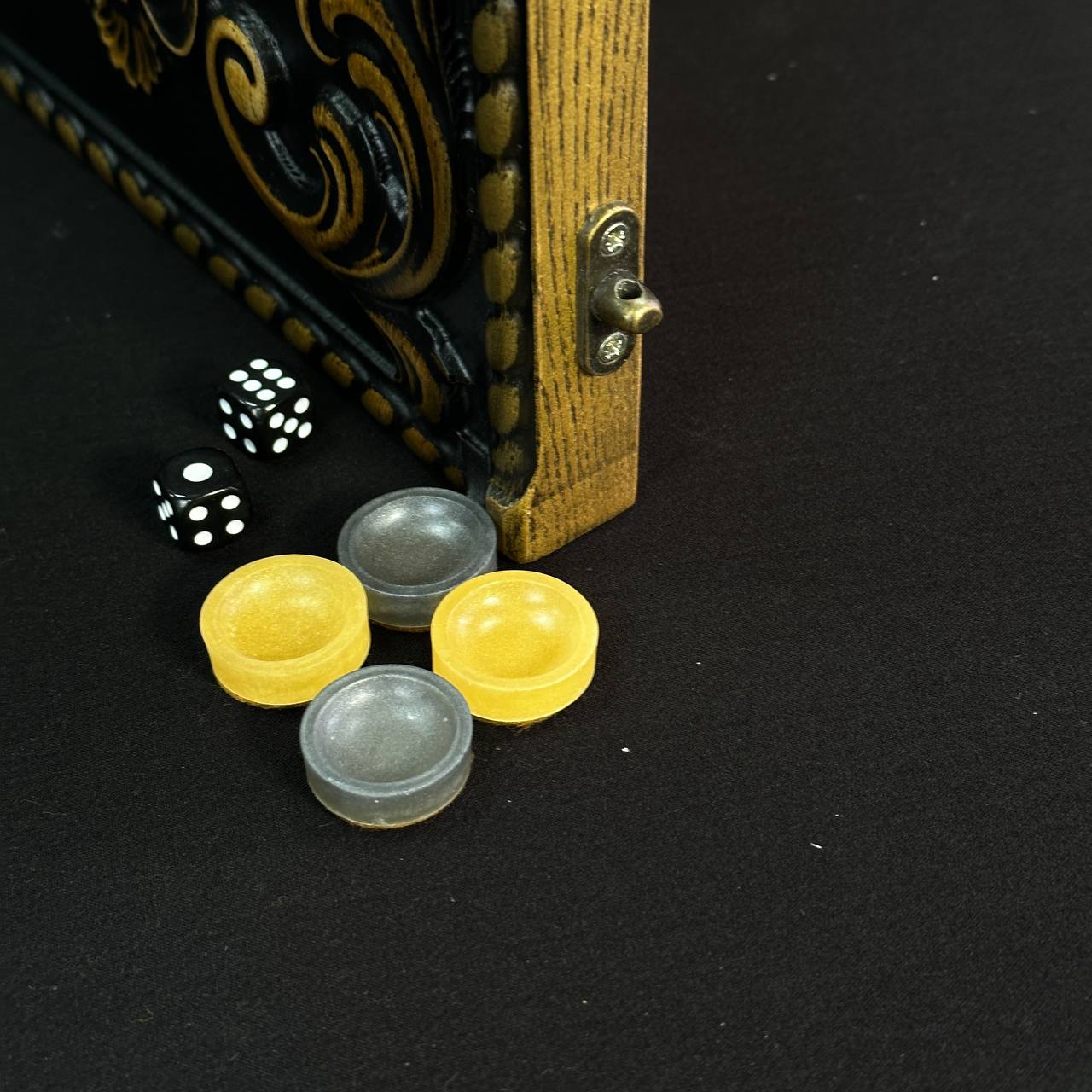 Exklusives Holz-Backgammon "Vigro Zodiac". Individualisierbar und verschenkfertig