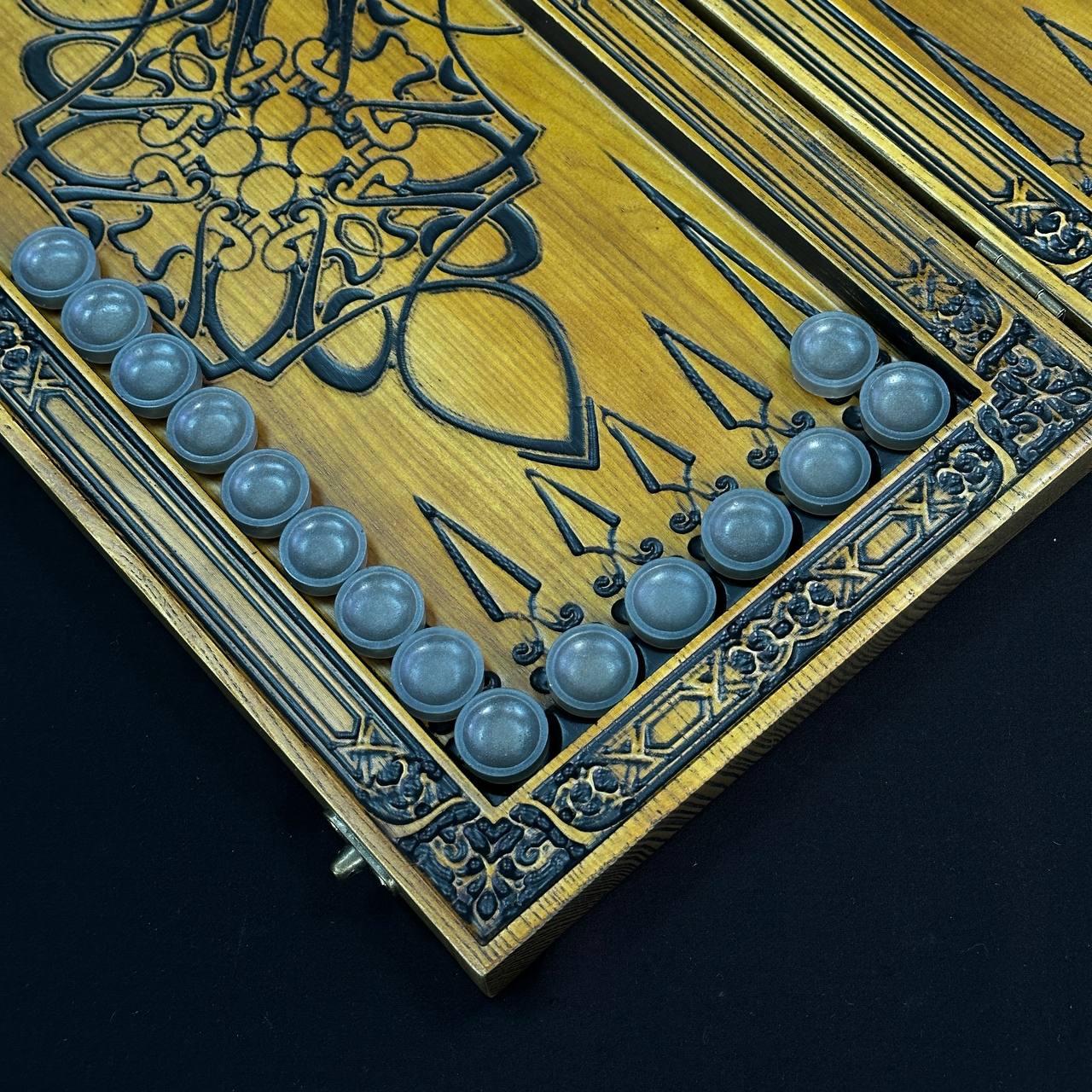 Exklusives Holz-Backgammon "Vigro Zodiac". Individualisierbar und verschenkfertig