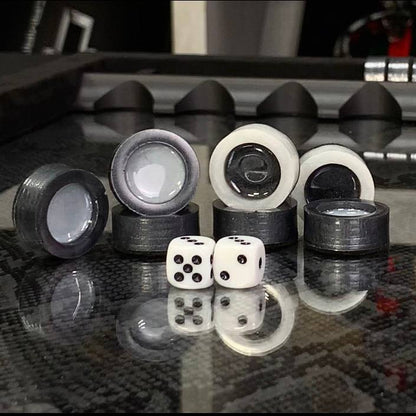 Jeu de backgammon exclusif en carbone dans un cadre en aluminium avec intérieur en verre, 60*30 cm, Art.555005 Prêt à offrir