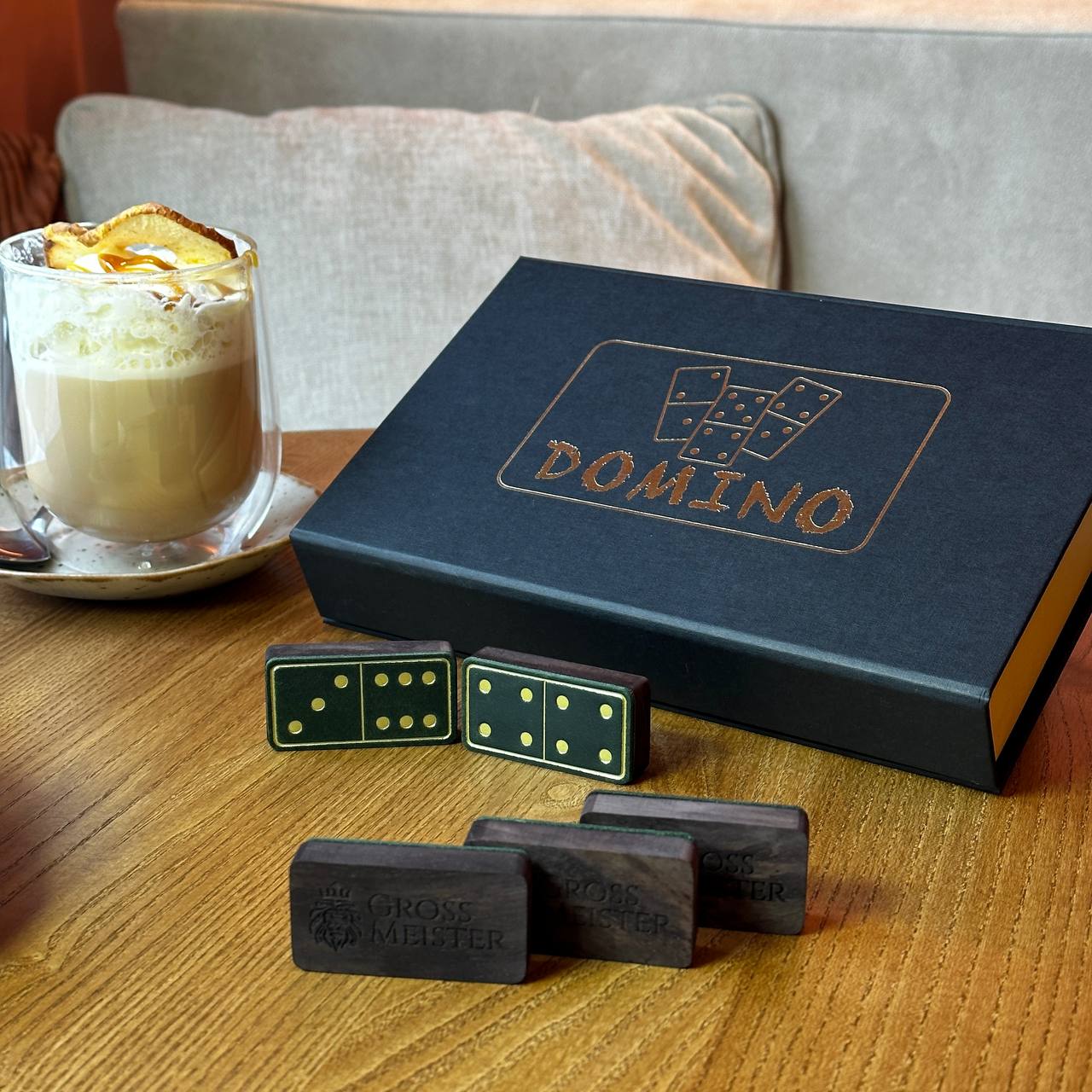 Luxuriöses Domino-Set aus Holz und elegantem Leder, 52*27*12mm grüne Dominosteine, Geschenkfertig