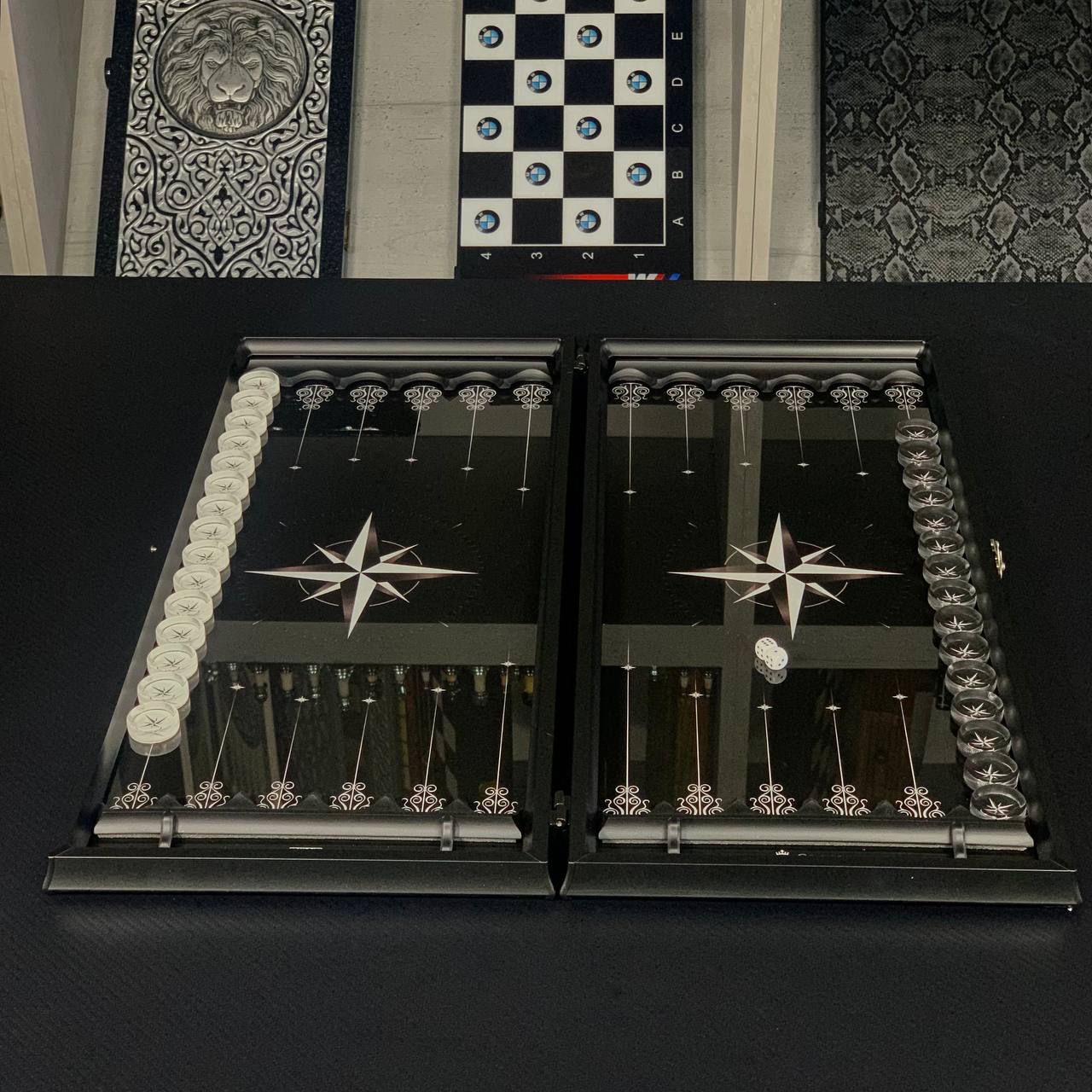 Jeu de backgammon en verre de luxe fait à la main 61 x 27 cm. Personnalisé, prêt à offrir