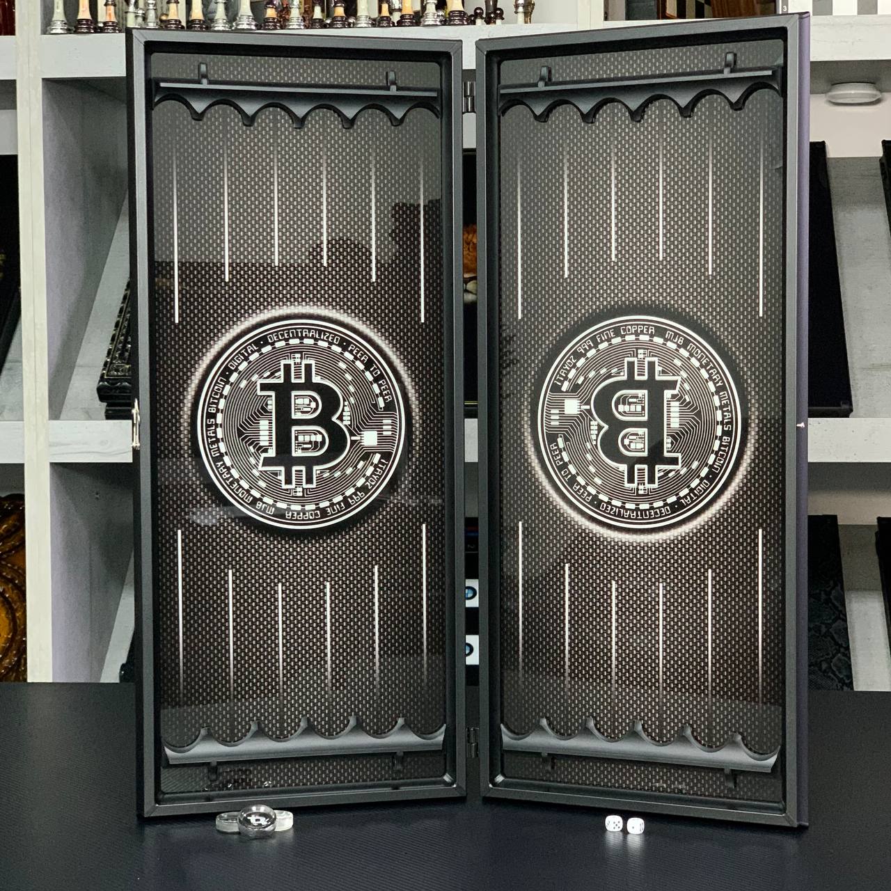Plateau de backgammon en verre « Carbon-Bitcoin » 61 x 27 cm, jeu de société de luxe prêt à offrir