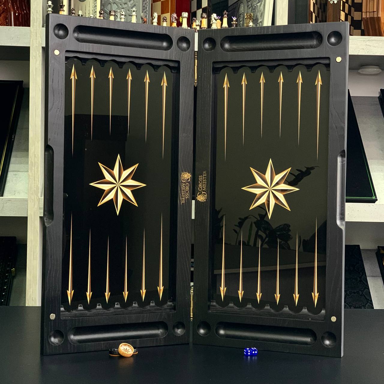 Backgammon exclusif en verre et bois avec étoile. Prêt à offrir et personnalisable.